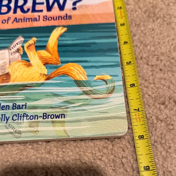 Does Your Dog Speak Hebrew? Children's Book - Picture 4 of 4